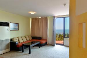 Ellinis Hotel - Sea View and Free Parking