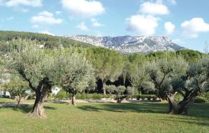 Maisons de vacances Awesome Home In Toulon : photos des chambres
