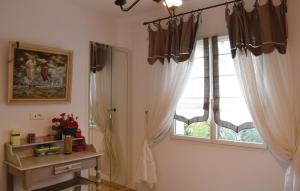 Maisons de vacances Awesome Home In Toulon : photos des chambres