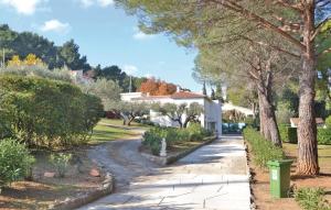 Maisons de vacances Awesome Home In Toulon : photos des chambres