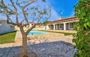 Maisons de vacances 4 Bedroom Lovely Home In Bellegarde : photos des chambres