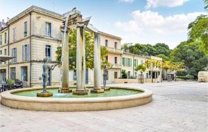 Maisons de vacances 4 Bedroom Lovely Home In Bellegarde : photos des chambres