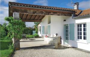 Amazing home in St Fort sur Gironde with 3 Bedrooms and WiFi