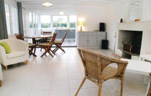 Maisons de vacances Amazing home in St Fort sur Gironde with 3 Bedrooms and WiFi : photos des chambres