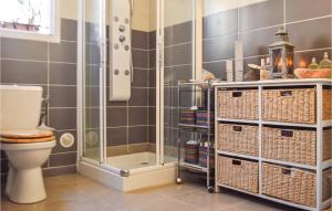 Maisons de vacances 3 Bedroom Gorgeous Home In Cervione : photos des chambres