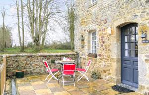 Maisons de vacances Awesome home in Auxais with 2 Bedrooms and WiFi : photos des chambres