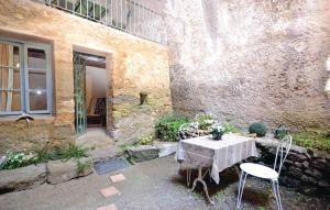 Appartements 3 Bedroom Nice Home In Bonnieux : photos des chambres