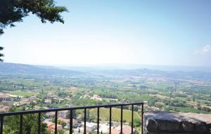 Appartements 3 Bedroom Nice Home In Bonnieux : photos des chambres