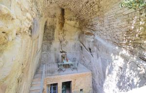 Appartements 3 Bedroom Nice Home In Bonnieux : photos des chambres