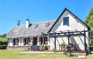 Maisons de vacances Stunning home in Haudricourt Aubois with 4 Bedrooms and WiFi : photos des chambres