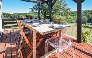 Maisons de vacances Stunning home in Haudricourt Aubois with 4 Bedrooms and WiFi : photos des chambres