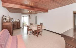 Appartements Amazing apartment in Pietranera with 2 Bedrooms and WiFi : photos des chambres