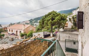 2 Bedroom Cozy Apartment In Pietranera