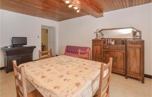 Appartements Amazing apartment in Pietranera with 2 Bedrooms and WiFi : photos des chambres