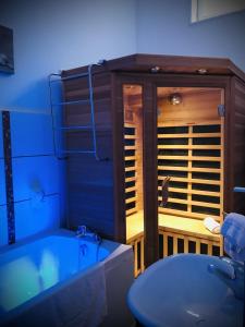 B&B / Chambres d'hotes L'Atrium : Chambre Double Deluxe avec Baignoire