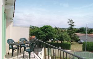 Appartements Stunning apartment in Vaux sur Mer with 1 Bedrooms and WiFi : photos des chambres