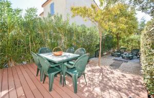 Maisons de vacances Stunning home in Aigues-Mortes with Outdoor swimming pool, WiFi and 3 Bedrooms : photos des chambres