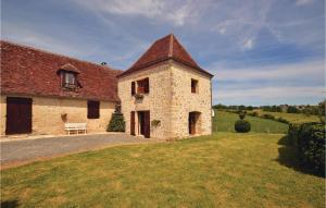 Maisons de vacances Awesome home in La-Chapelle-Saint-Jean with 3 Bedrooms and Outdoor swimming pool : photos des chambres