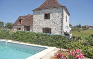 Maisons de vacances Awesome home in La-Chapelle-Saint-Jean with 3 Bedrooms and Outdoor swimming pool : photos des chambres