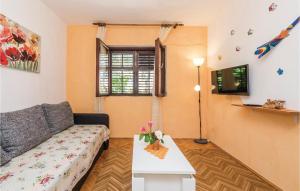 Stunning Apartment In Barbat-Rab With Wifi 