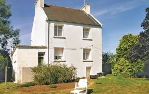 3 Bedroom Lovely Home In Landudec - 洛克罗南