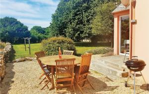 Maisons de vacances Stunning Home In Plogoff With Kitchen : photos des chambres