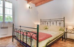 Maisons de vacances Amazing Home In Santa Maria Poggio : photos des chambres