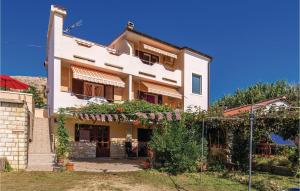 1 Bedroom Nice Apartment In Dinjiska