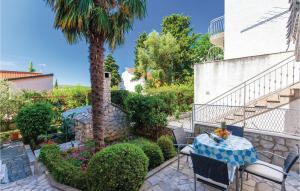 1 Bedroom Cozy Apartment In Selce 