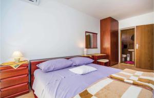 3 Bedroom Nice Apartment In Barbat