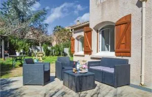 2 Bedroom Amazing Apartment In Furiani - 菲里亚尼