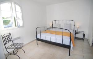 Maisons de vacances Nice home in Aigues-Mortes with 3 Bedrooms and WiFi : photos des chambres