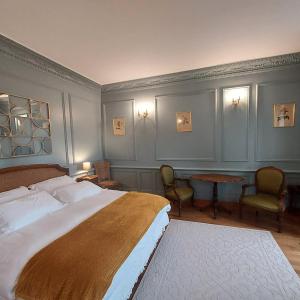 B&B / Chambres d'hotes Les Chambres du Chateau du Rozel : photos des chambres