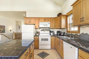 Jackstraw Mountain 32 Condo