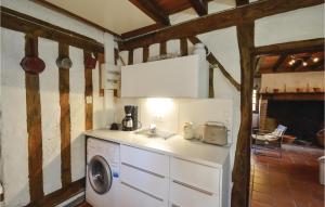 Maisons de vacances Lovely Home In Vert With Wifi : photos des chambres