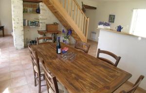 3 Bedroom Cozy Home In La Jonchere