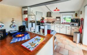 2 Bedroom Amazing Home In Concarneau