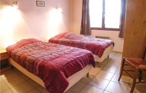 Maisons de vacances Three-Bedroom Holiday Home in La Tranche sur Mer : photos des chambres