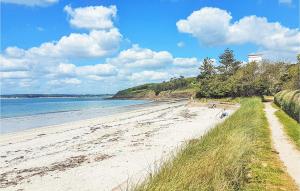 Appartements Stunning apartment in Concarneau with 3 Bedrooms and WiFi : photos des chambres