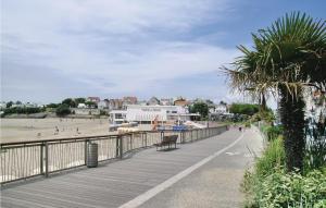 Appartements Stunning apartment in Royan with 1 Bedrooms : photos des chambres