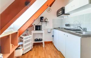 Appartements Awesome apartment in Alette with WiFi and Outdoor swimming pool : photos des chambres