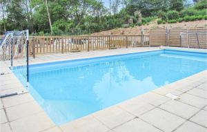 Appartements Awesome apartment in Alette with WiFi and Outdoor swimming pool : photos des chambres