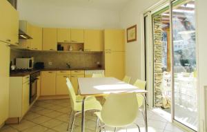 Appartements Amazing apartment in Oletta with 2 Bedrooms : photos des chambres