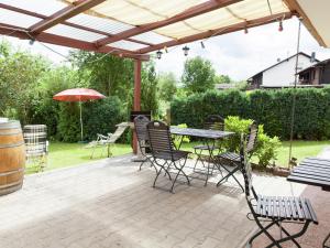 Holiday home with garden in Reil