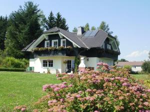 Apartment near the forest