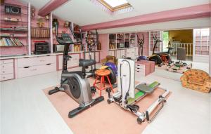 Stunning Home In Pujaut With Kitchen