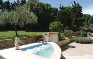 Maisons de vacances Stunning home in Pujaut with 4 Bedrooms, Jacuzzi and WiFi : photos des chambres