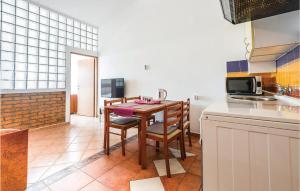 1 Bedroom Nice Apartment In Mandre 