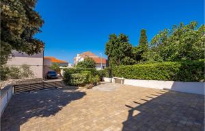 1 Bedroom Nice Apartment In Mandre