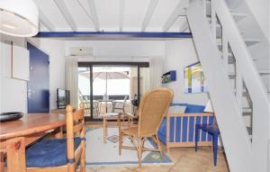 Appartements Beautiful Apartment In Le Barcares With 2 Bedrooms, Outdoor Swimming Pool And Heated Swimming Pool : photos des chambres